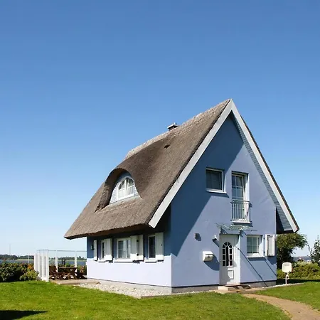 Reetdachhaus In Mit Blick Auf Den Breetzer Bodden Holiday home Vieregge