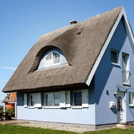 Reetdachhaus In Mit Blick Auf Den Breetzer Bodden Holiday home Vieregge