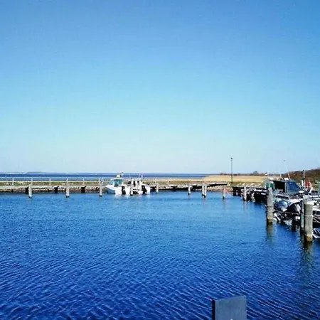 Holiday home Reetdachhaus In Mit Blick Auf Den Breetzer Bodden *